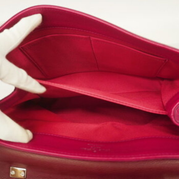 Louis Vuitton Taurillon Lock Me Shoulder Bag - Picture 8 of 11